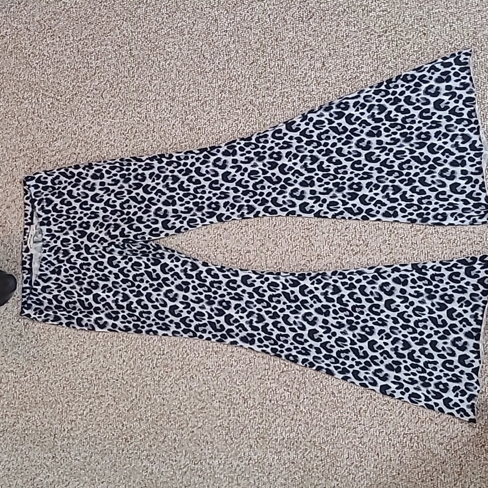 Three Bird Nest Leopard Flares